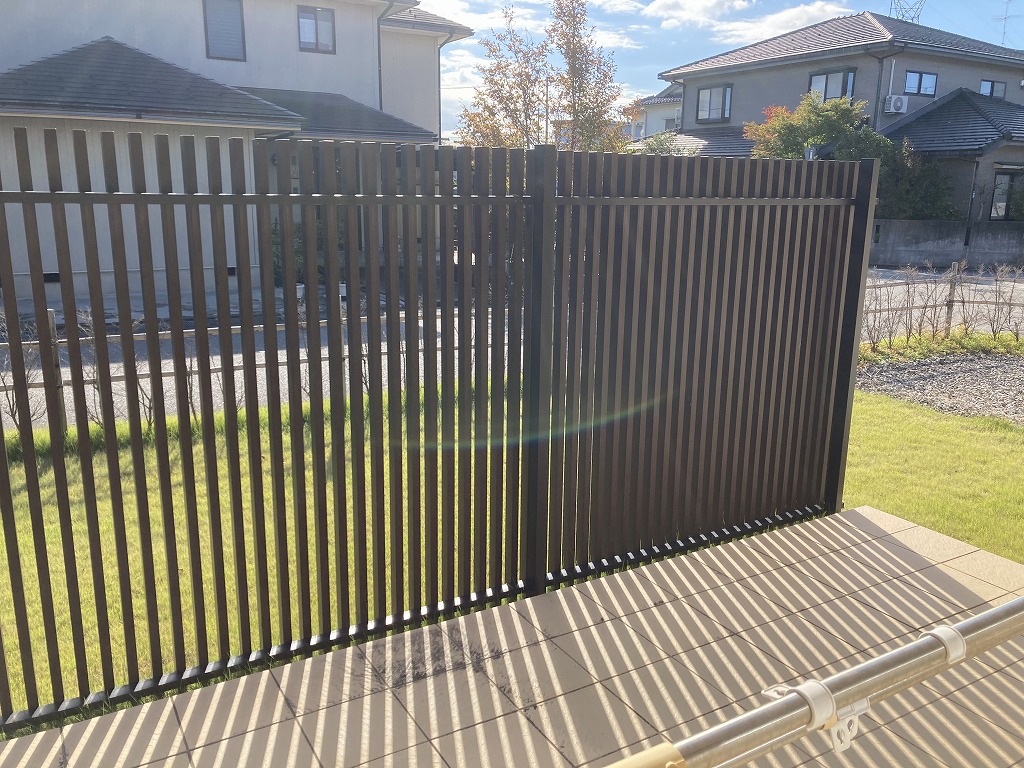 庭 リフォーム 目隠し 駐車スペース 省管理