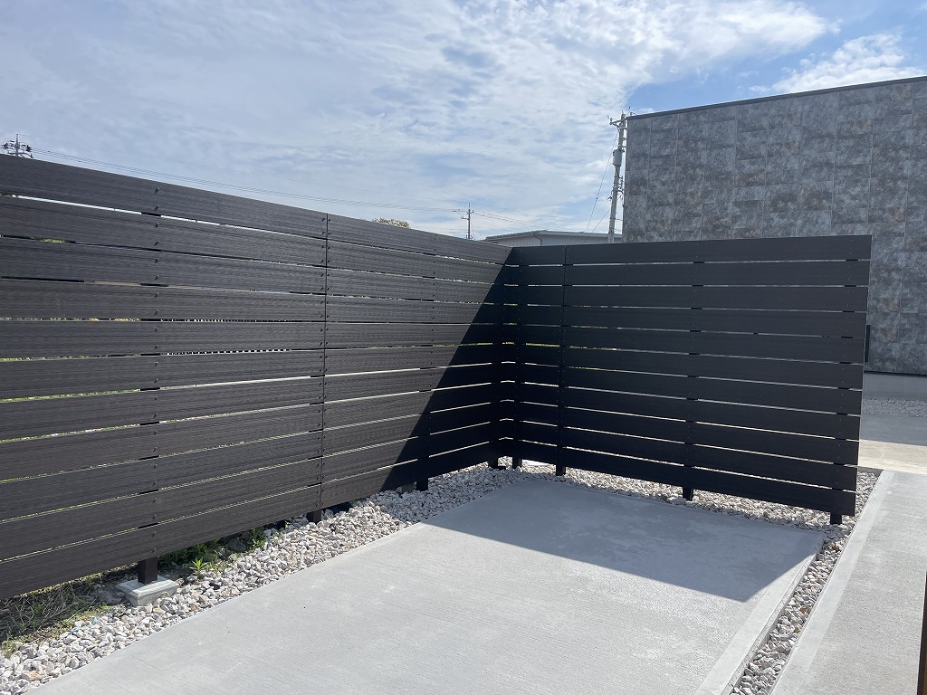 庭　アプローチ　リフォーム　雑草対策　植栽　自然樹形　山採り　ガビオン(蛇篭)　フェンス(目隠し)