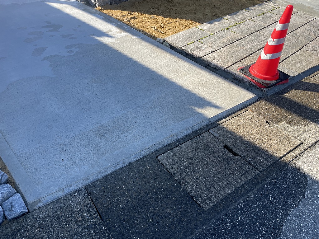 庭　アプローチ　リフォーム　雑草対策　植栽　自然樹形　山採り　ガビオン(蛇篭)　フェンス(目隠し)