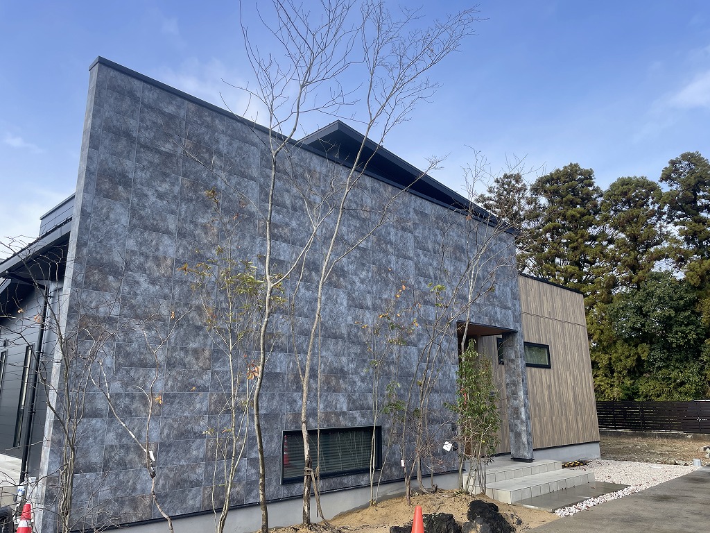 庭　アプローチ　リフォーム　雑草対策　植栽　自然樹形　山採り　ガビオン(蛇篭)　フェンス(目隠し)